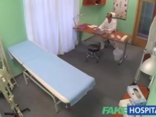Fakehospital ceking pirang takes doctors advice