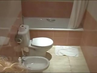 Versteckt camara göttin bad masturbation