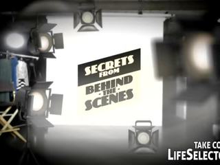Secrets daripada di belakang yang adegan