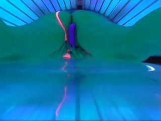 HIDDEN CAM CAUGHT daughter MASTURBATE AT SUNBED