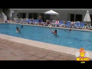Locuras エン una piscina pãblica 2âº melacasco.com