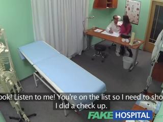 Fakehospital intern decides sporco video è il migliori trattamento disponibile