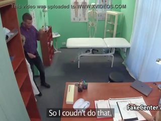 Extraordinary sjuksköterska helping killen till sperma