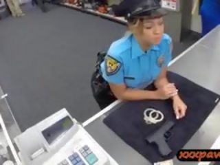 حبيب قلبى شرطة ضابط يحصل على لها كس مارس الجنس بواسطة pawnkeeper