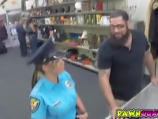 Полиция офицер стегнат путка и дебели дупе