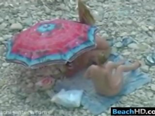 Marrjenëgojë në the plazh