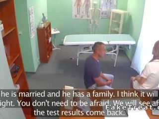 Cheated kille blir hämnas med sjuksköterska