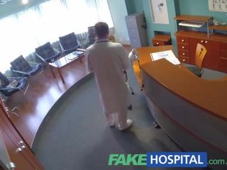 Fakehospital phụ nữ hút thân cây đến tiết kiệm trên y khoa hóa đơn