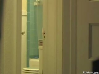 Rejtett kamera a feleség thereafter zuhany