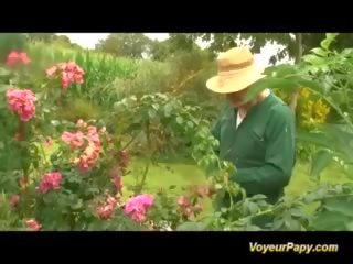 Voyeur Papy Looking for Groupsex in Nature: Free sex movie a8
