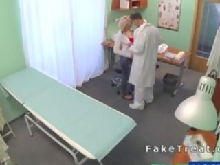 ทางการแพทย์ นักเรียน fucks ใน เทียม โรงพยาบาล