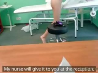 Tetovált barna szar által medic -ban hamisítvány kórház