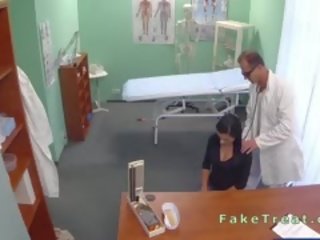 Maganda pasyente sucks doctors miyembro