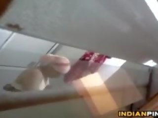 India tante makhluk watched oleh sebuah orang yang menikmati melihat seks