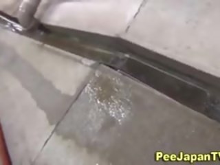 Exceptional Asian Girls Peeing In Alley