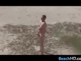 Spying On Horny People At The Beach
